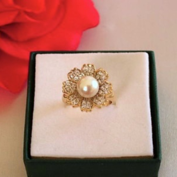 Pearl in a Patel of Paved setting Cubic Zirconia 18K gold-filled Ring Size 7 - Picture 4 of 4